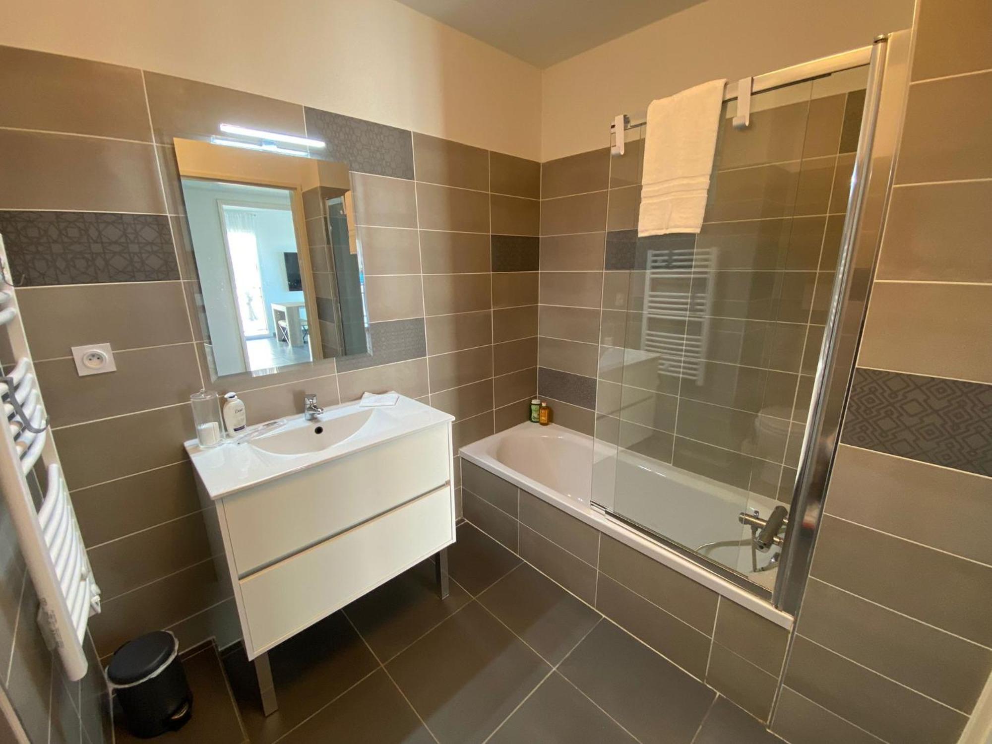 דירות בוסוליי Close To Montecarlo, Monaco Sea Side, Private Parking מראה חיצוני תמונה